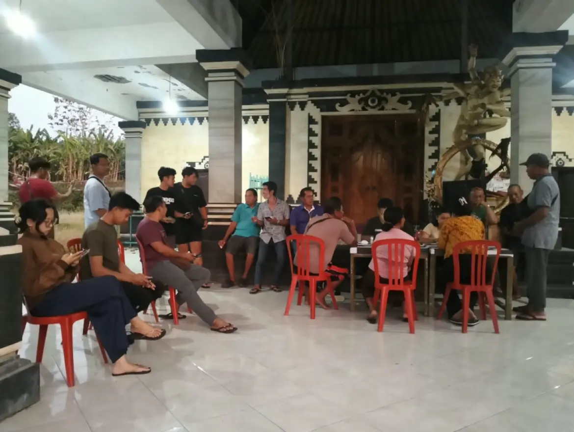 PEMERINTAH DESA SUDIMARA BERSAMA DINAS TERKAIT TURUN LANGSUNG LAKUKAN PENDATAAN IKD DAN PERLINSOS DI TEGAL AMBENGAN